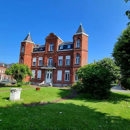 Le Petit Chateau Avesnois - En Rez-de-chaussee Avesnes-sur-Helpe